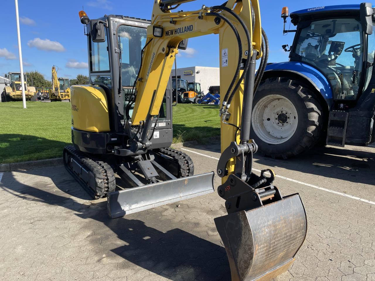 New Holland E26C CAB AG – produktfoto 1
